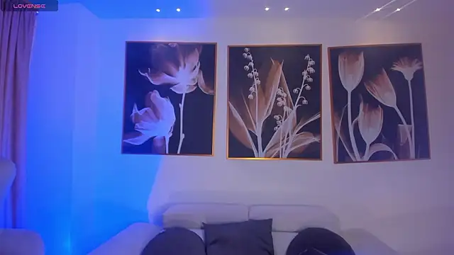 Snapshot of KatieStonne chatting on January 16, 11:14 am KatieStonne online show from January 16, 11:14 am