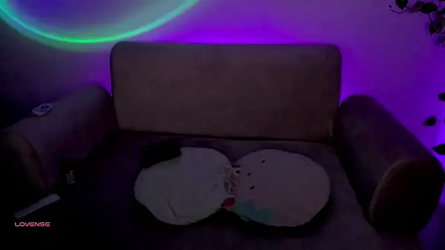 Catbaby888  online show from October 25, 10:25 am