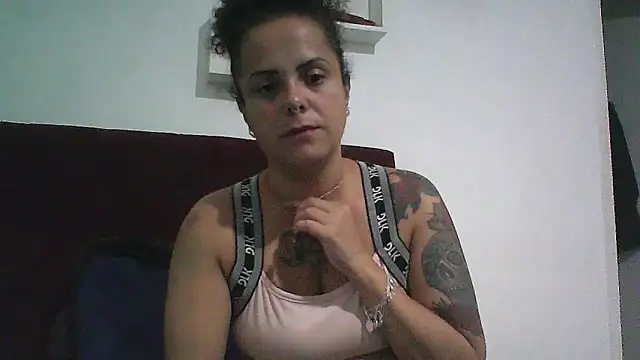 Hotbucet online show from December 19, 2:26 am