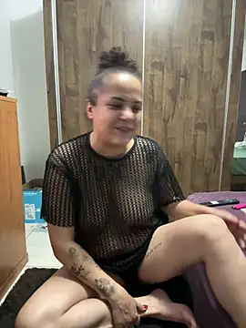 Hotbucet online show from January 31, 6:47 pm