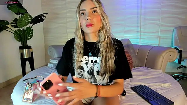 mariablonde  online show from October 1, 6:45 pm