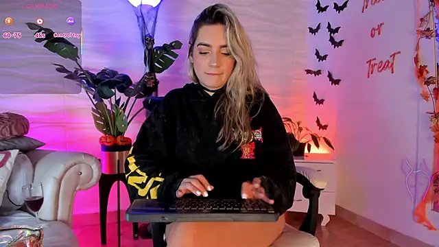 mariablonde  online show from October 13, 8:21 pm