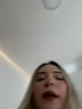 Snapshot of mariablonde_ chatting on June 27, 2:56 pm mariablonde online show from June 27, 2:56 pm