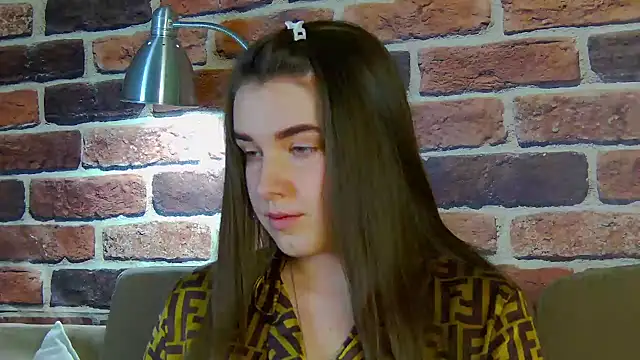 Sofia Hugs online show from March 24, 4:51 pm