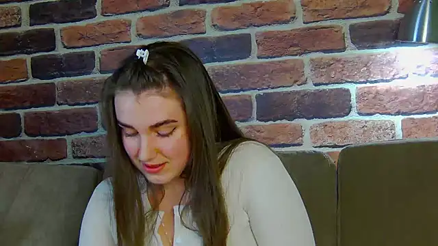 Sofia Hugs online show from March 16, 7:27 pm