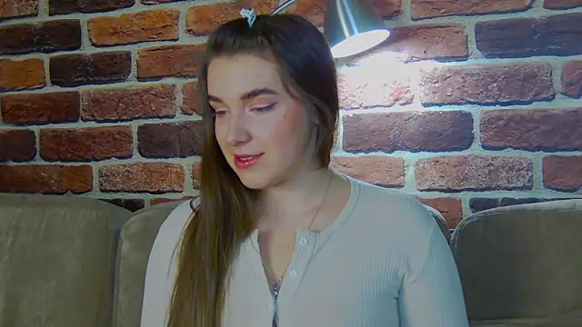 Sofia Hugs online show from February 9, 6:06 pm