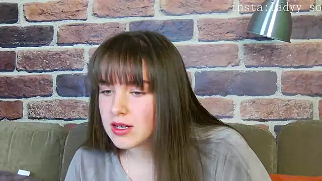 Sofia Hugs online show from November 15, 9:08 pm