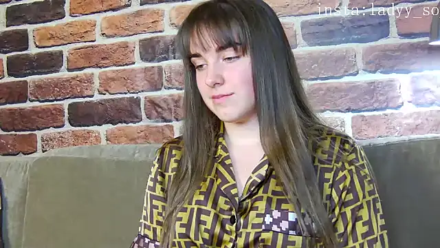 Sofia Hugs online show from November 20, 8:42 pm