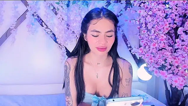 Michellespencer online show from April 21, 1:42 am