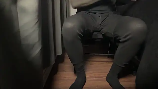 Snapshot of WyattBBC chatting on October 29, 2:21 am WyattBBC online show from October 29, 2:21 am