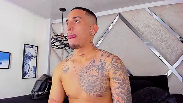 Snapshot of Damian09_ chatting on November 7, 2:43 pm Damian09 online show from November 7, 2:43 pm