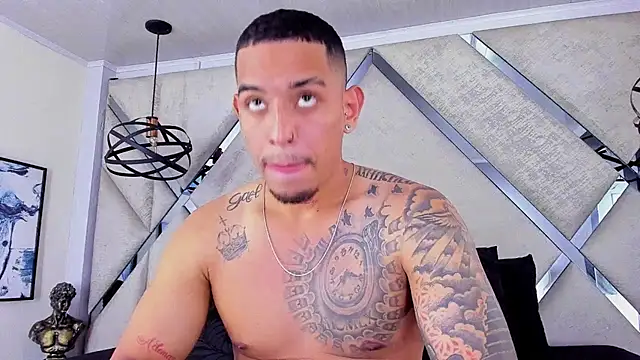 Snapshot of Damian09_ chatting on November 24, 8:09 pm Damian09 online show from November 24, 8:09 pm