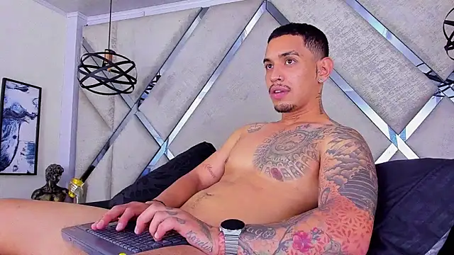 Snapshot of Damian09_ chatting on October 25, 3:49 am Damian09 online show from October 25, 3:49 am