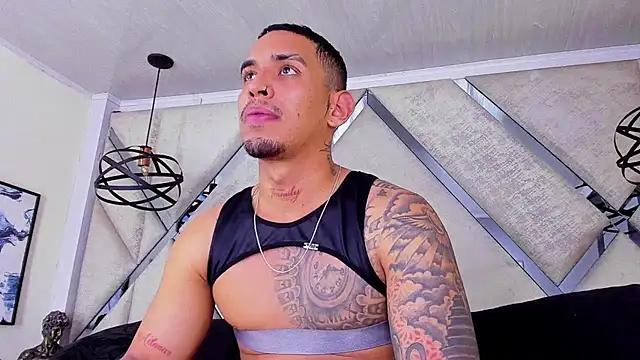 Snapshot of Damian09_ chatting on November 30, 9:32 am Damian09 online show from November 30, 9:32 am