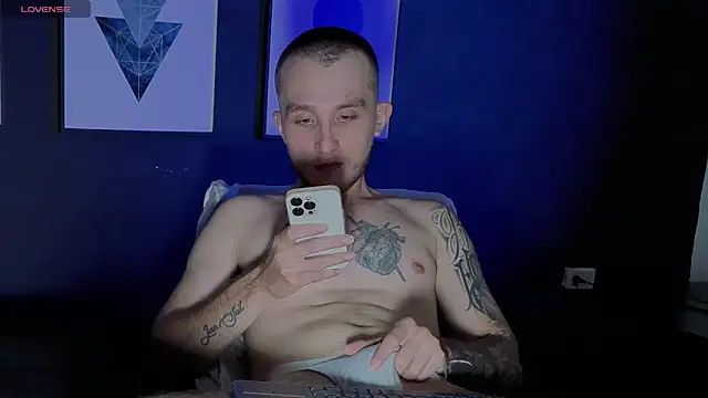 Dylanwhite23  online show from February 14, 4:45 am