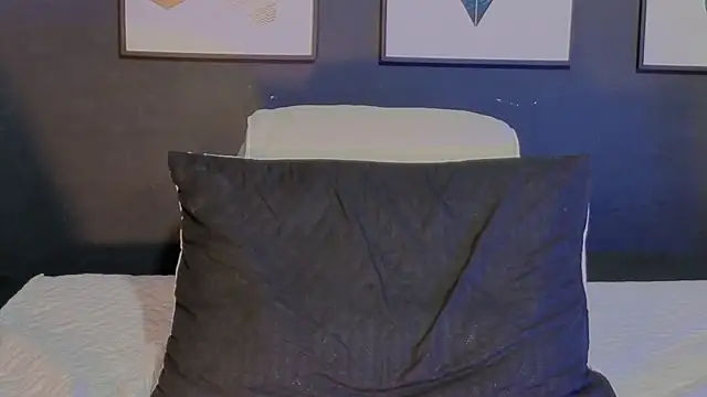 Dylanwhite23  online show from March 2, 5:08 am