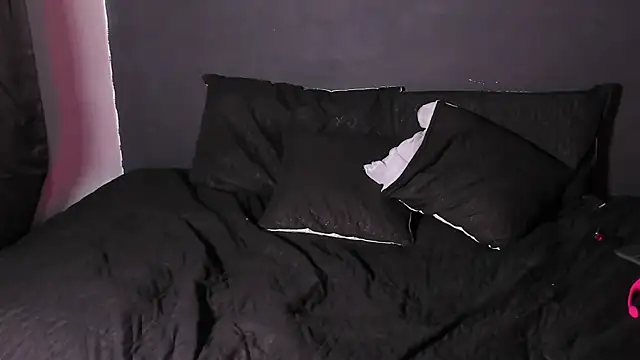 Dylanwhite23  online show from October 14, 11:04 pm