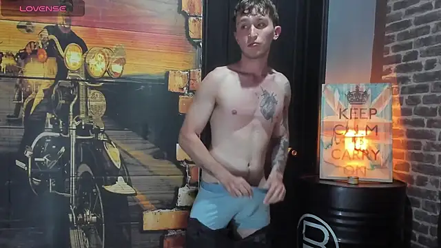 Dylanwhite23  online show from January 7, 4:39 am