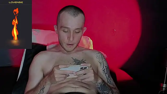 Dylanwhite23  online show from February 7, 2:08 am