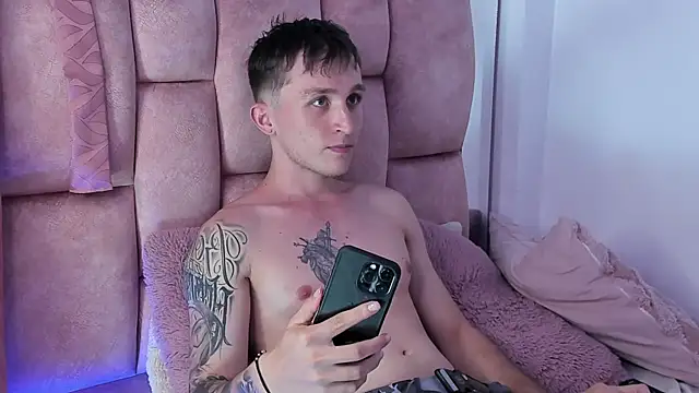 Dylanwhite23  online show from March 16, 4:30 am