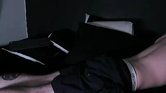 Dylanwhite23  online show from November 13, 11:08 pm