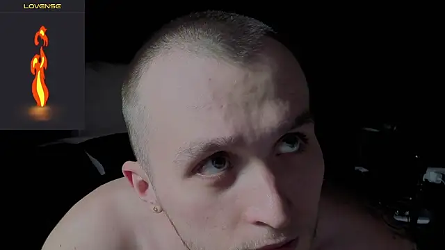 Dylanwhite23  online show from February 10, 9:25 pm