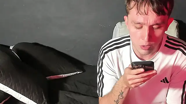 Dylanwhite23  online show from October 16, 6:05 pm