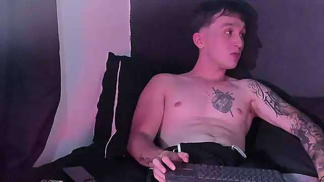 Dylanwhite23  online show from October 11, 10:11 pm