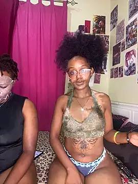 naughtybitches5 online show from January 17, 4:27 am