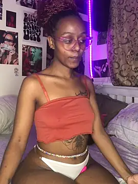 Snapshot of naughtybitches5 chatting on December 22, 2:49 pm naughtybitches5 online show from December 22, 2:49 pm