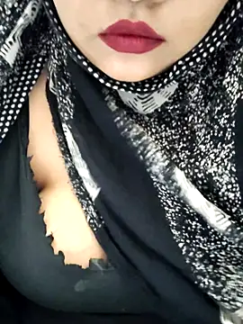 Snapshot of Indian-Nazia chatting on June 23, 8:07 pm Indian-Nazia online show from June 23, 8:07 pm