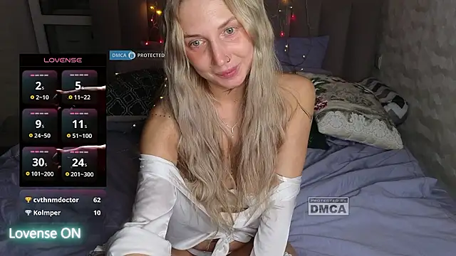 GoodGirl0024 online show from February 13, 8:31 pm