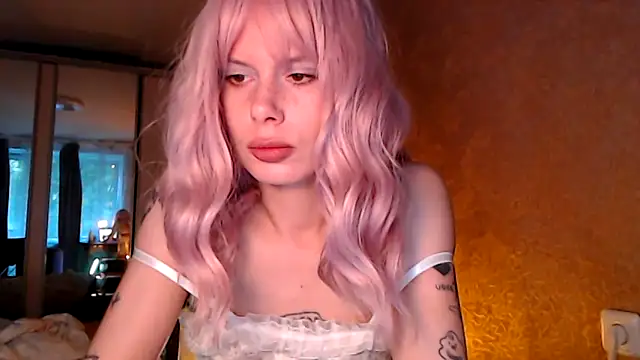 Vienaxtexasxparis online show from June 30, 5:35 pm