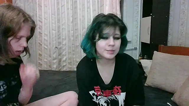 Snapshot of Crystal_Love_Porn chatting on February 28, 12:10 am Crystal Love Porn online show from February 28, 12:10 am