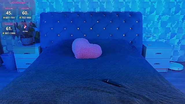 SuzannaWild online show from February 8, 10:02 am