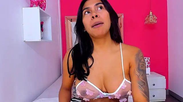 Snapshot of Veronika_horny69 chatting on March 5, 11:38 am Veronika horny69 online show from March 5, 11:38 am