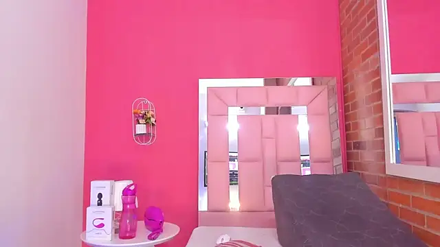 Snapshot of Veronika_horny69 chatting on September 25, 11:27 am Veronika horny69 online show from September 25, 11:27 am