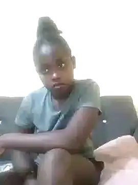 Snapshot of Sweetcecie01 chatting on March 16, 9:37 pm Sweetcecie01 online show from March 16, 9:37 pm