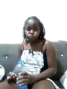 Snapshot of Sweetcecie01 chatting on October 9, 8:53 pm Sweetcecie01 online show from October 9, 8:53 pm