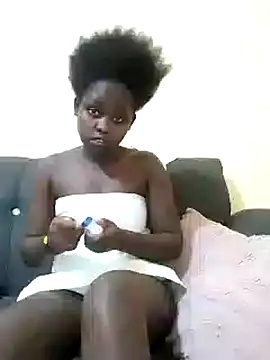 Snapshot of Sweetcecie01 chatting on March 22, 9:53 pm Sweetcecie01 online show from March 22, 9:53 pm