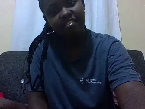 Snapshot of Sweetcecie01 chatting on June 4, 7:29 pm Sweetcecie01 online show from June 4, 7:29 pm
