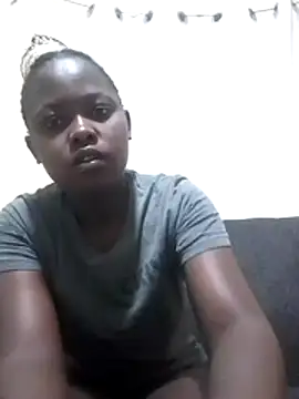 Snapshot of Sweetcecie01 chatting on July 14, 11:00 pm Sweetcecie01 online show from July 14, 11:00 pm
