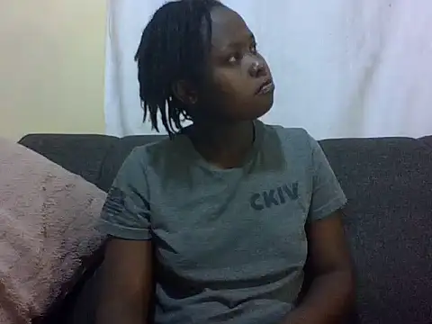 Sweetcecie01 online show from March 14, 9:10 pm