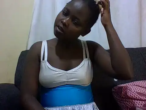 Snapshot of Sweetcecie01 chatting on July 17, 10:18 pm Sweetcecie01 online show from July 17, 10:18 pm