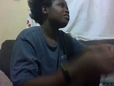 Snapshot of Sweetcecie01 chatting on April 30, 8:05 pm Sweetcecie01 online show from April 30, 8:05 pm