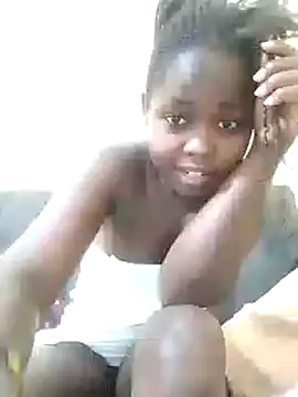Snapshot of Sweetcecie01 chatting on March 22, 1:41 pm Sweetcecie01 online show from March 22, 1:41 pm