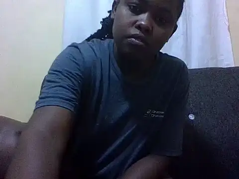 Snapshot of Sweetcecie01 chatting on June 5, 8:25 pm Sweetcecie01 online show from June 5, 8:25 pm