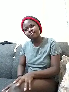 Snapshot of Sweetcecie01 chatting on September 12, 9:03 pm Sweetcecie01 online show from September 12, 9:03 pm