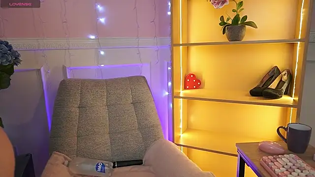 Anybuny online show from December 4, 12:26 pm