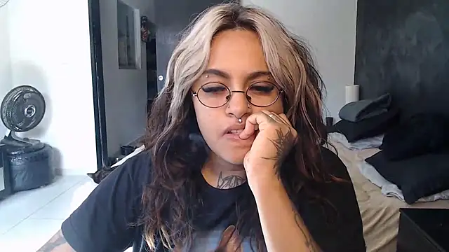 lolafairytail online show from November 21, 5:23 pm